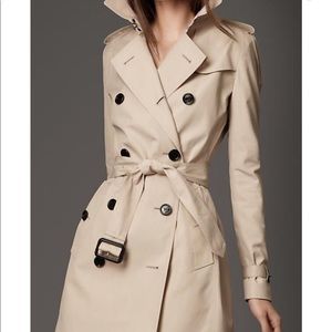 Authentic Burberry classic trench coat sand $2850